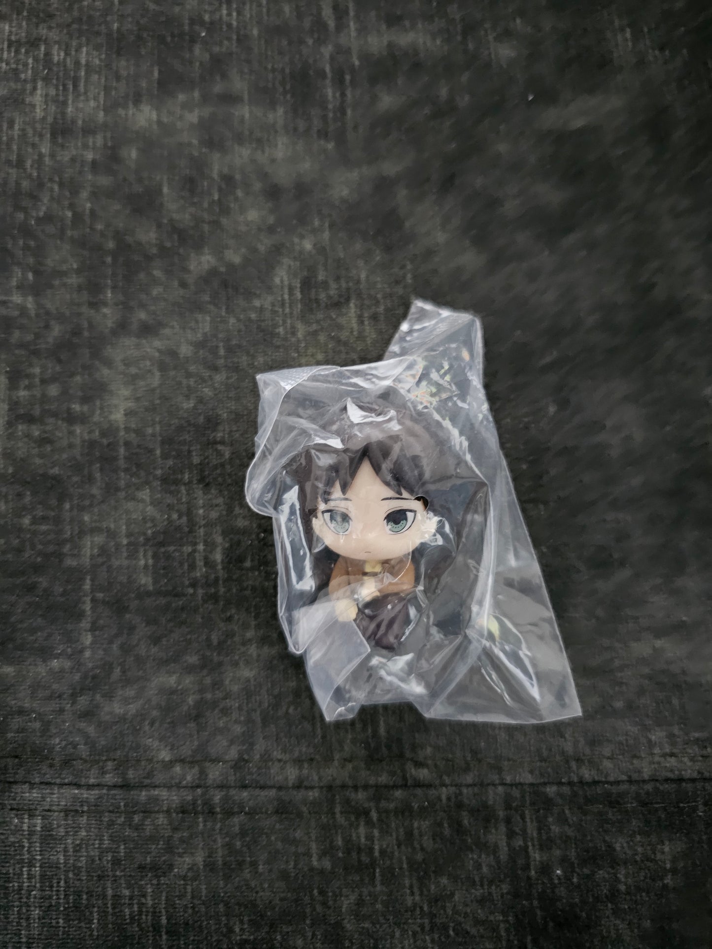 Attack on Titan - Gashapon "sitting" Mini Figuren in 5 Motiven